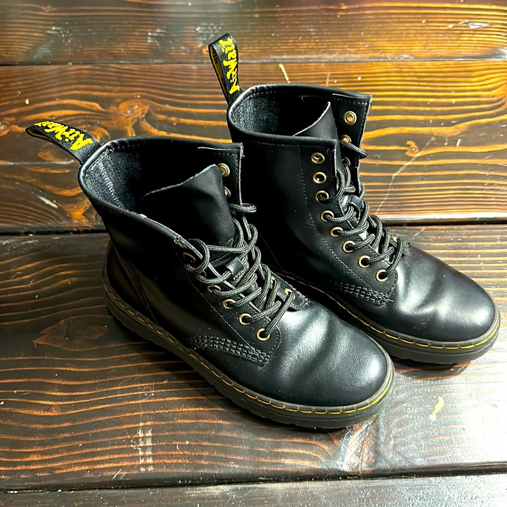 Dr. Martens Zavala Boots (never worn) US 5 men’s US 6 ladies